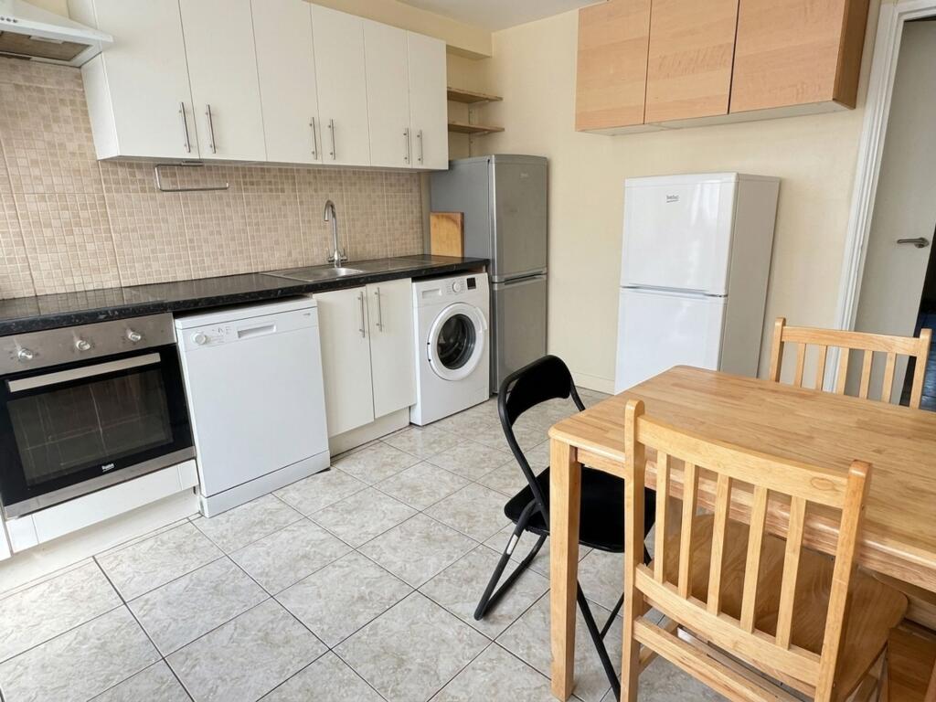 House in London - View 2