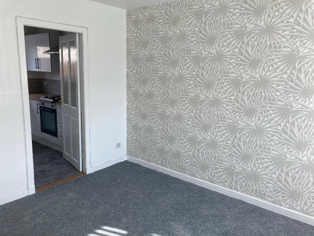 Apartment in Glasgow, Glendale, Robroyston - View 2