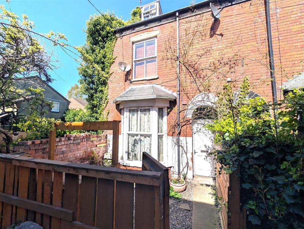Main image of property: Edom Villas, Hull