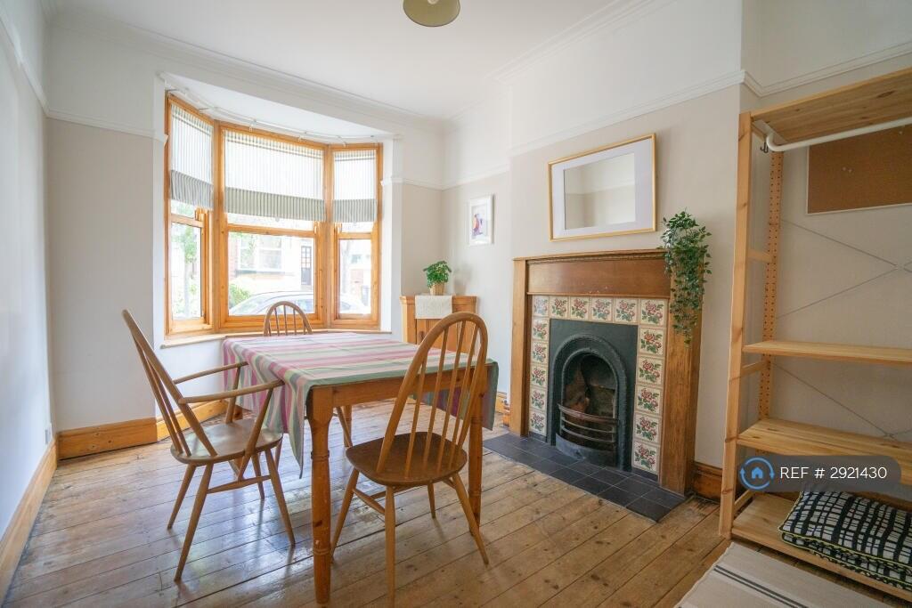 1 bedroom house share for rent