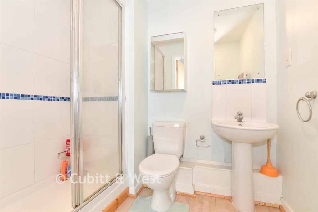 Apartment in Horsham, Pulborough - More