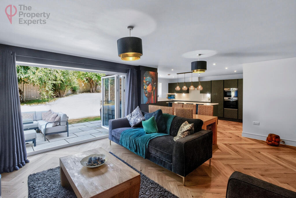 House in Tonbridge - More