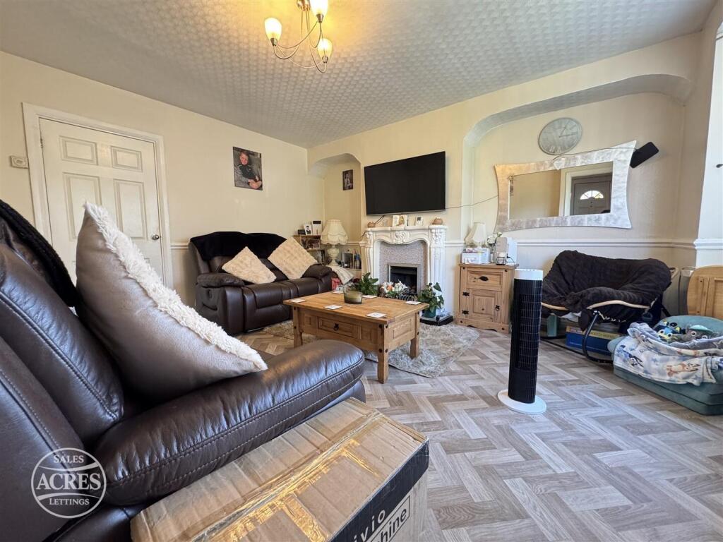 House in Birmingham, Banners Gate, Kingstanding - View 2