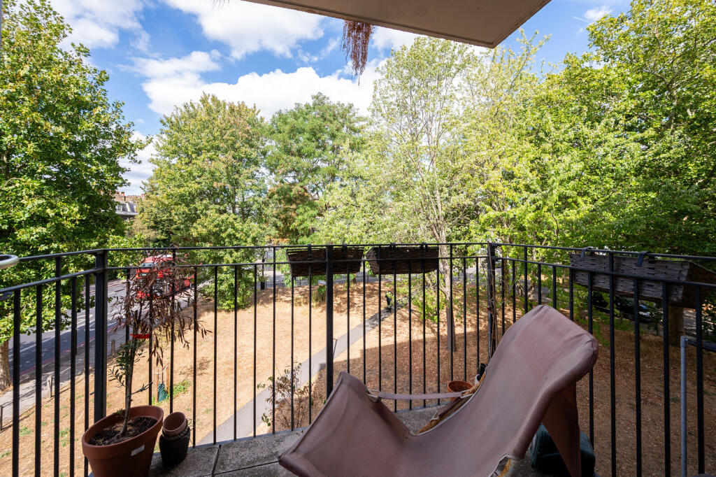 Apartment in London - View 4