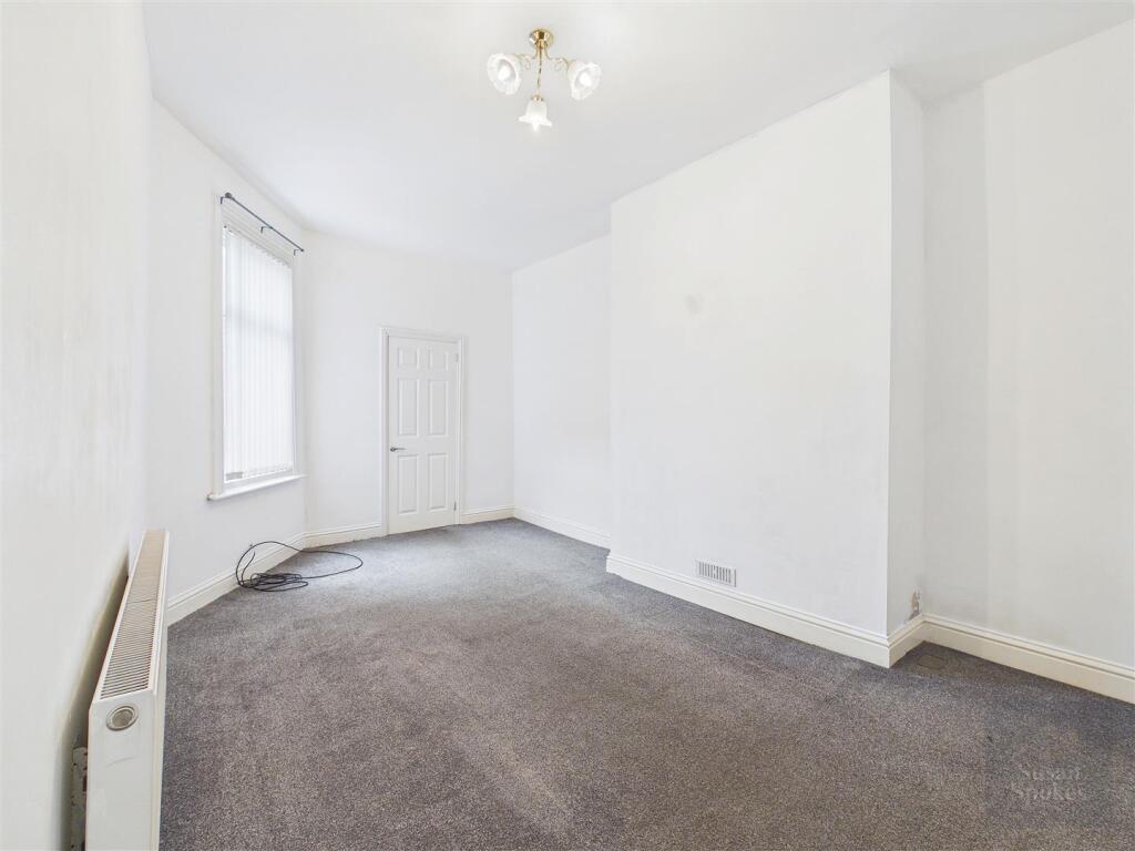 Apartment in Newcastle upon Tyne - View 3