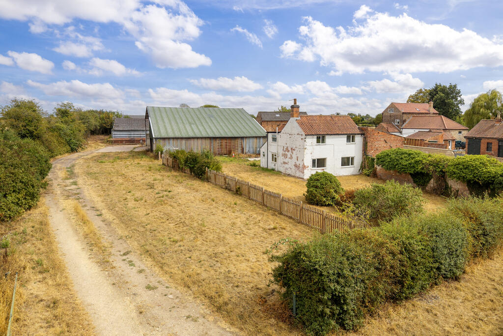 Main image of property: White House Farm, Maltkiln Road, Fenton, Lincoln, Lincolnshire, LN1 2EW
