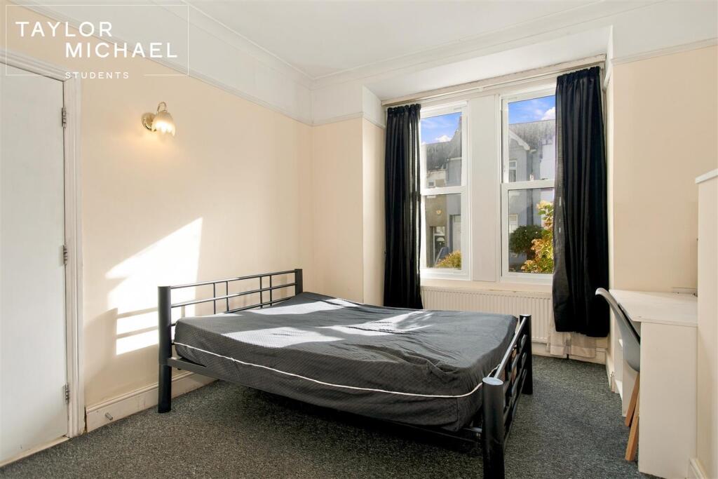 6 bedroom terraced house for rent