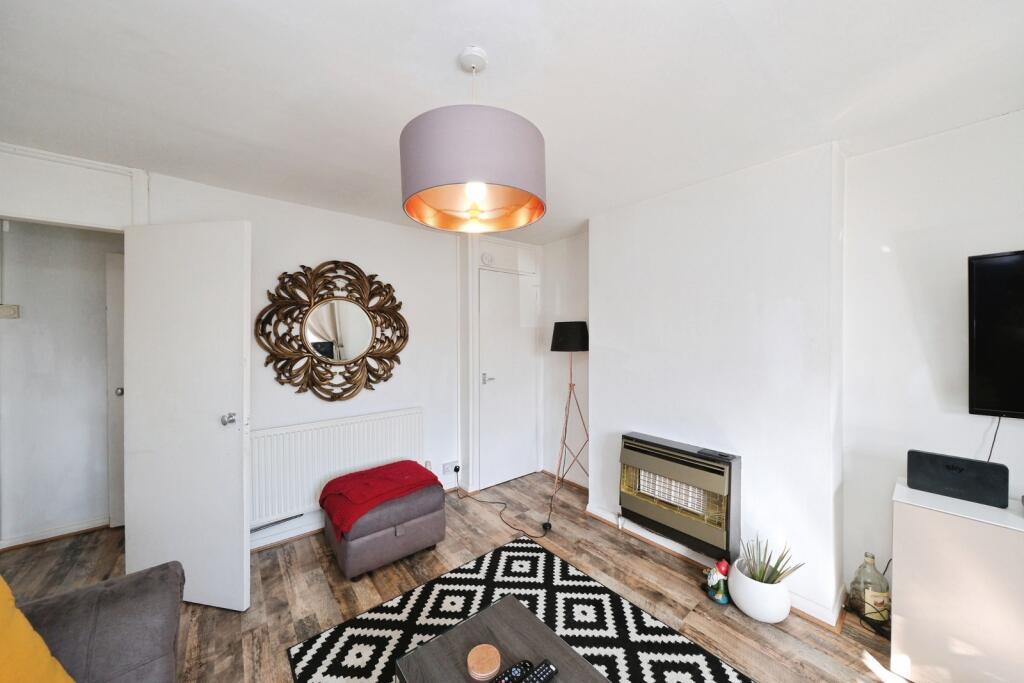 Apartment in Nottingham, Nottinghamshire - View 2