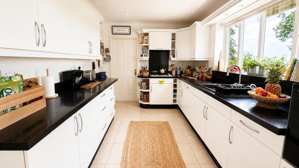 House in Tonbridge - View 5