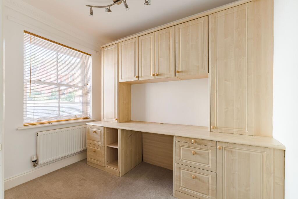 House in Norwich, Chapel Break, Bowthorpe - More