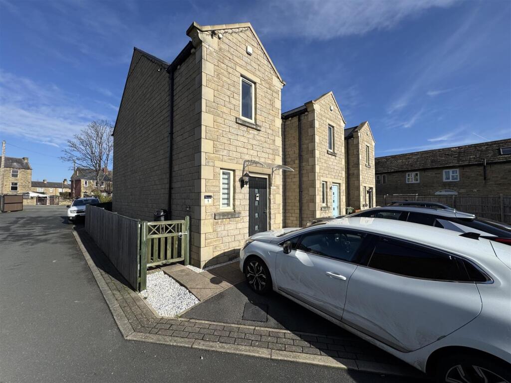 Main image of property: Holly Tree Court, Dalton, Huddersfield, HD5 9BT