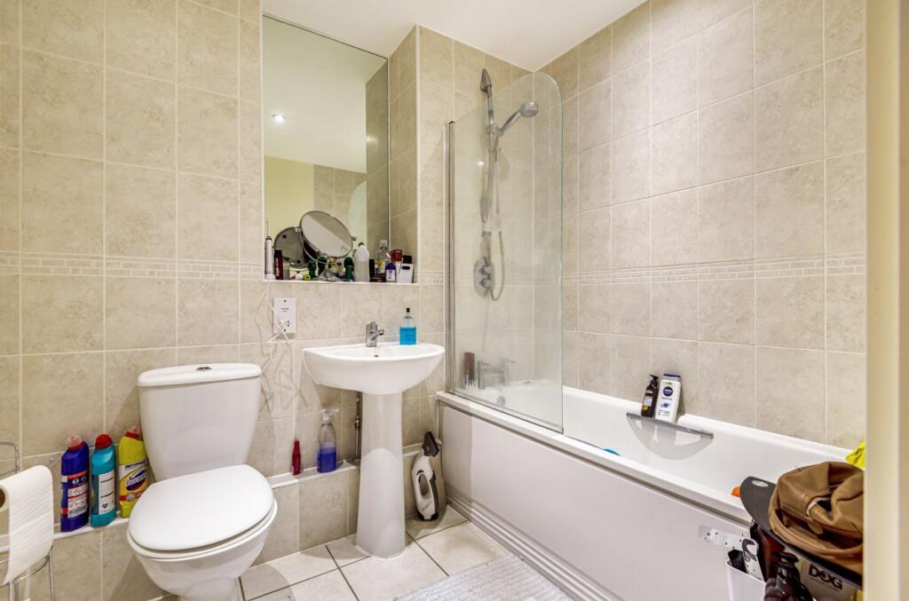 Apartment in East Hertfordshire, Bishop's Stortford - View 4