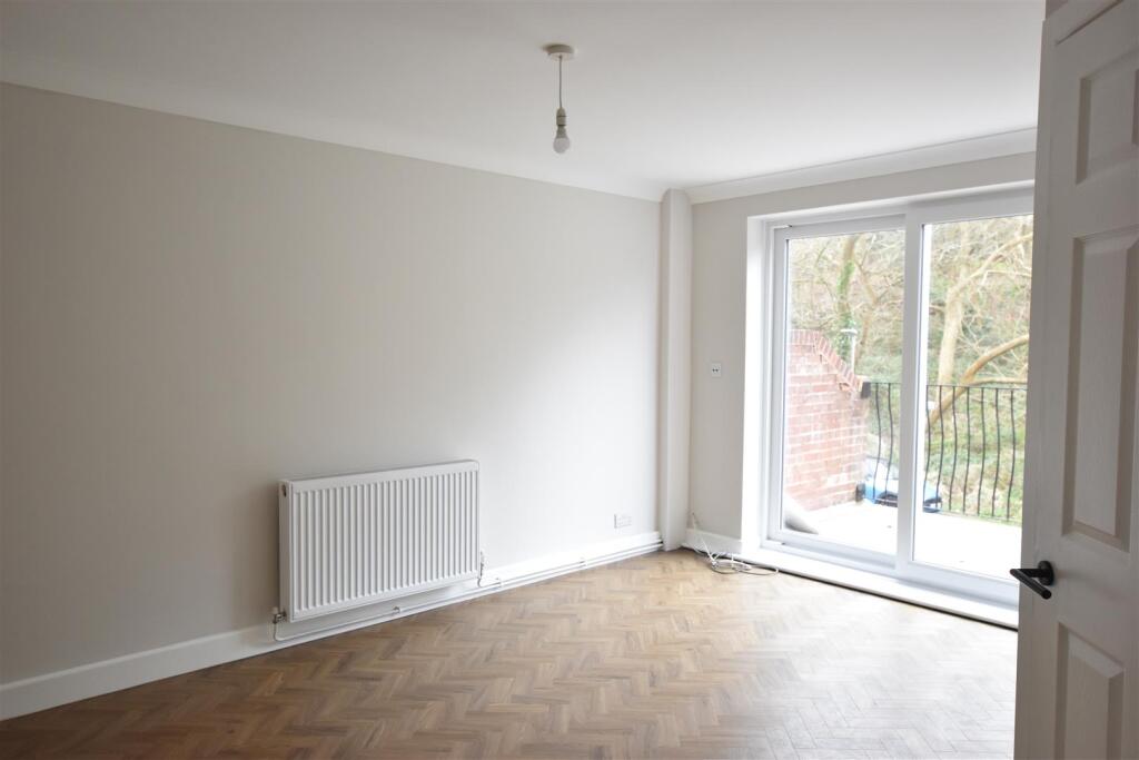 House in Tonbridge - View 4