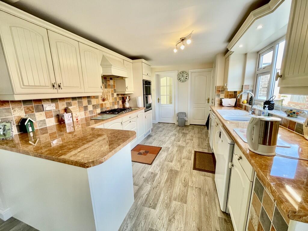30, Austendyke Road, Weston Hills photo 4