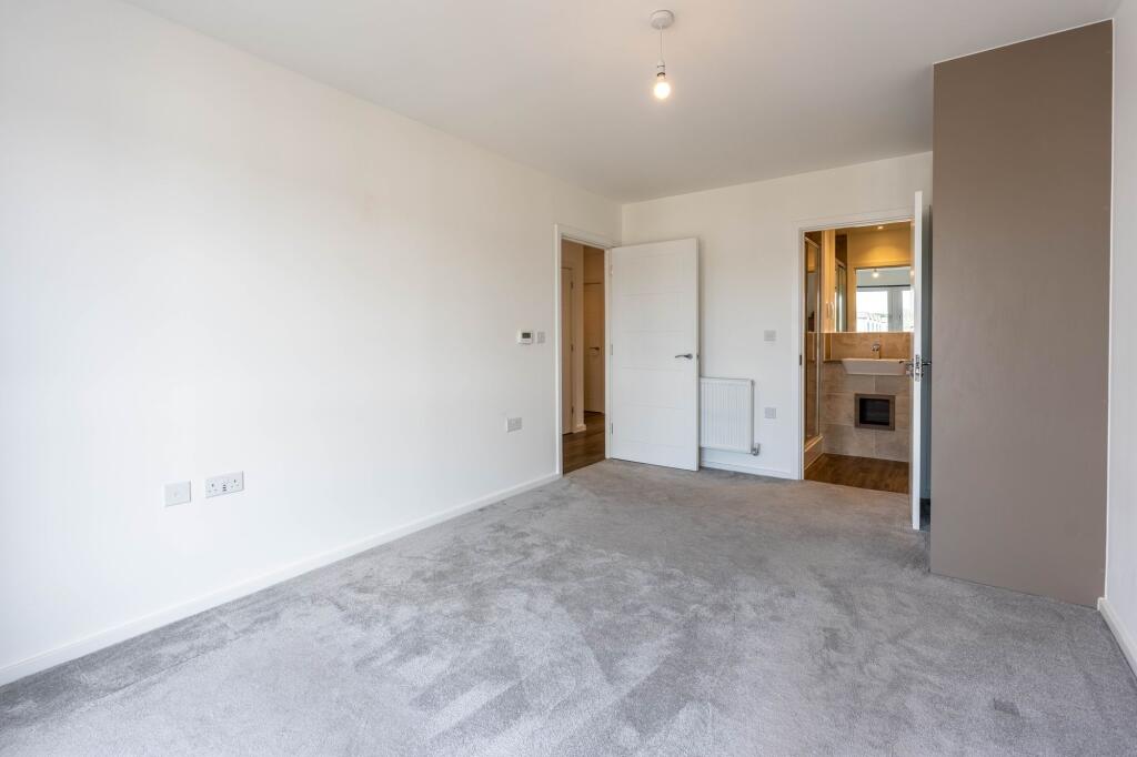 Apartment in Gillingham, Medway - More