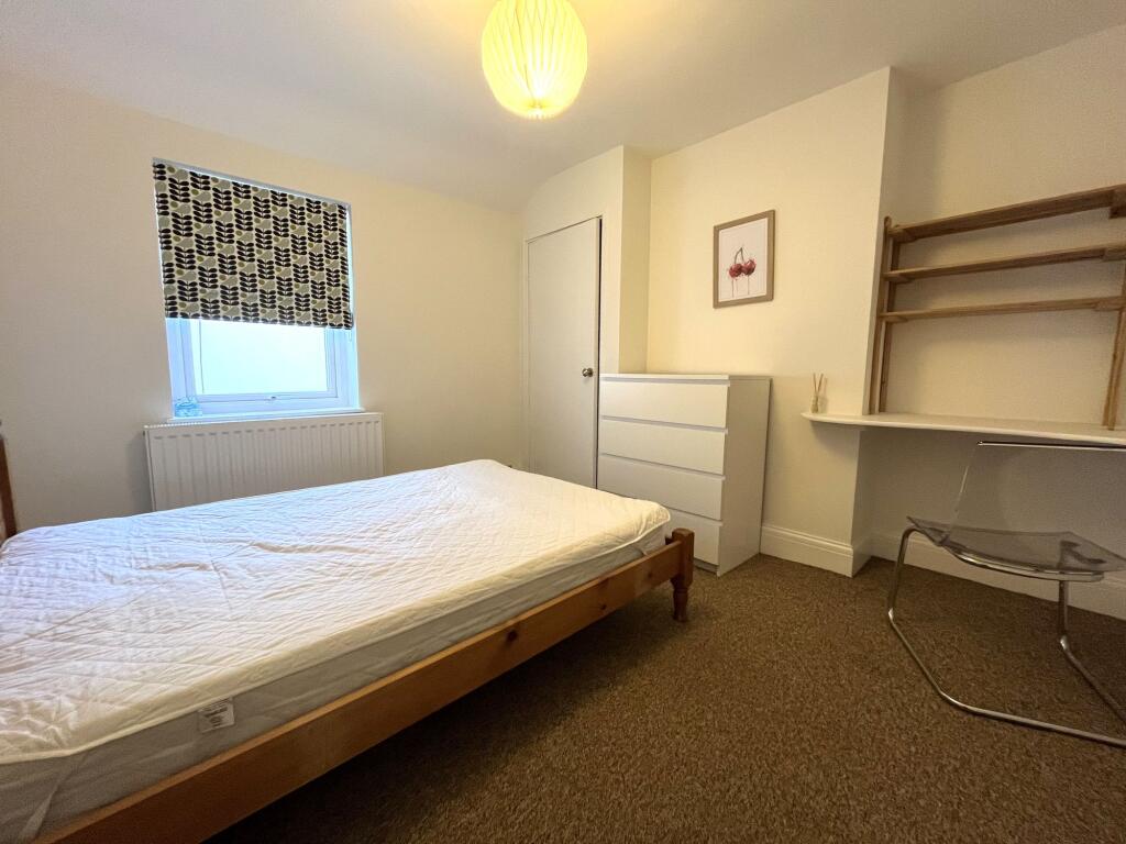 House in Gloucester - View 2