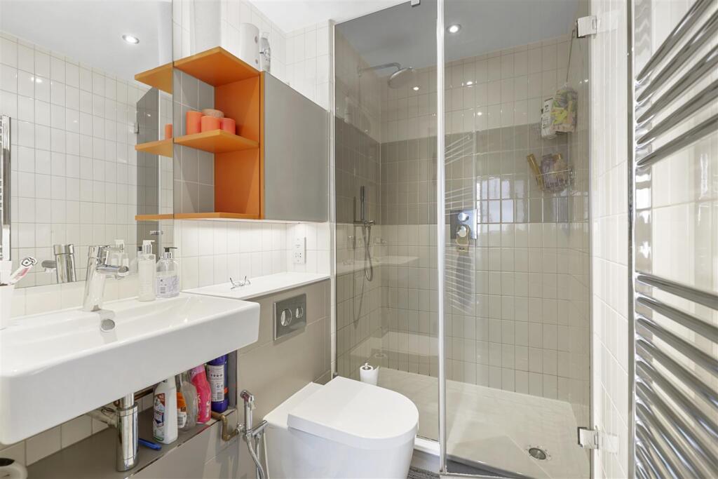 Apartment in London - View 5