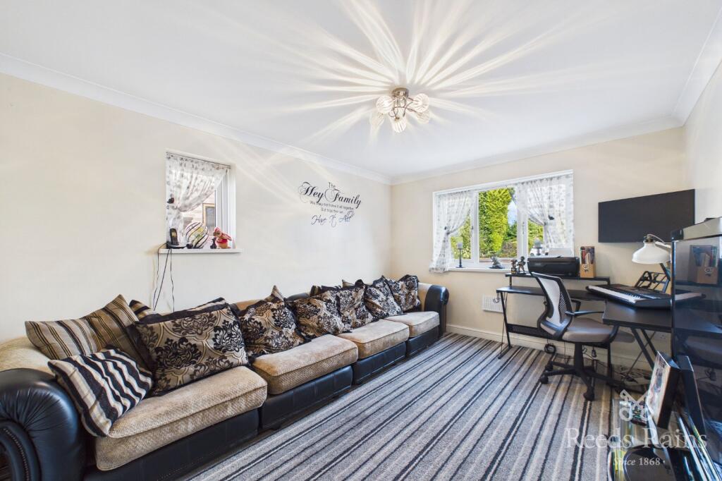 House in Wakefield - View 5
