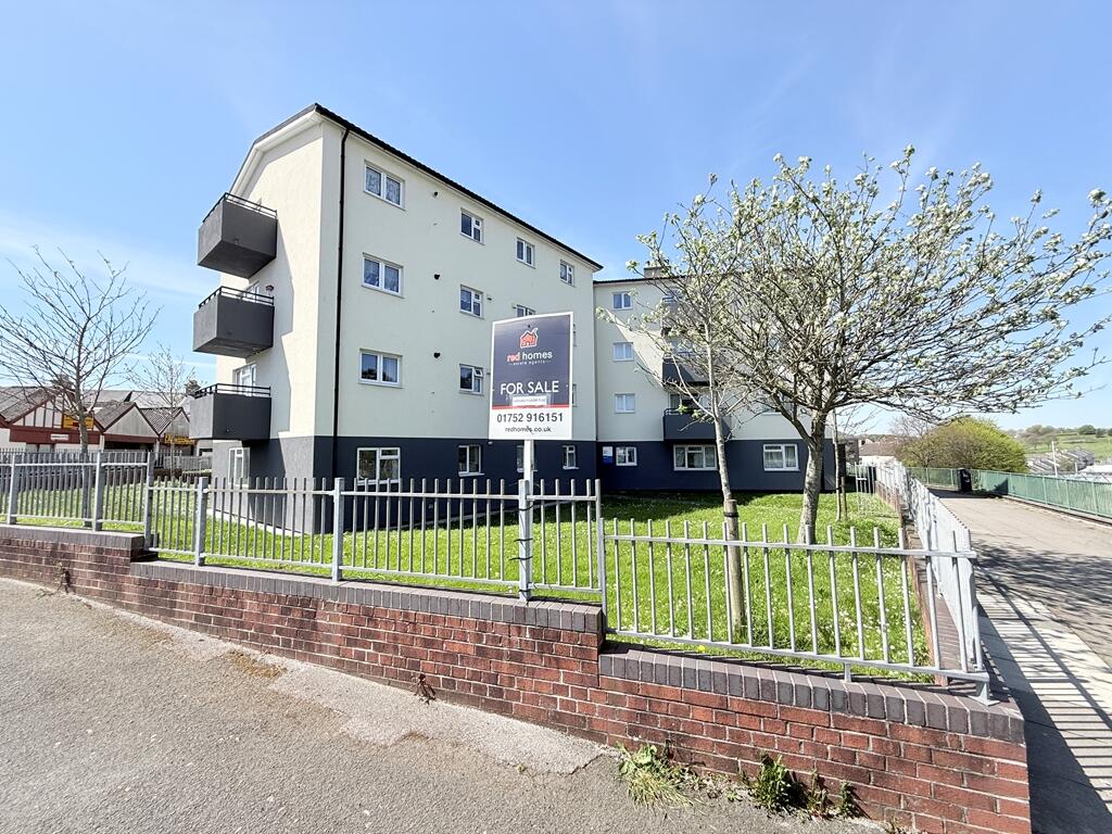 Main image of property: Spacious 3 Bedroom ground floor flat only a short walk to city centre.