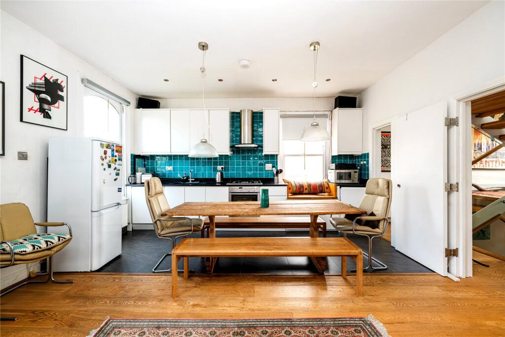 Apartment in London - View 5