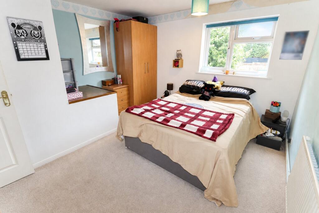 House in Burton Latimer - View 5