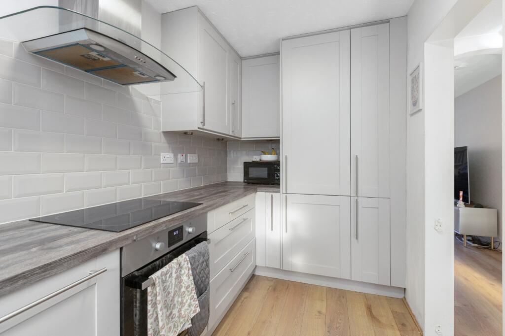 14 Lockerby Crescent, Edinburgh, EH16 6XP - View 5