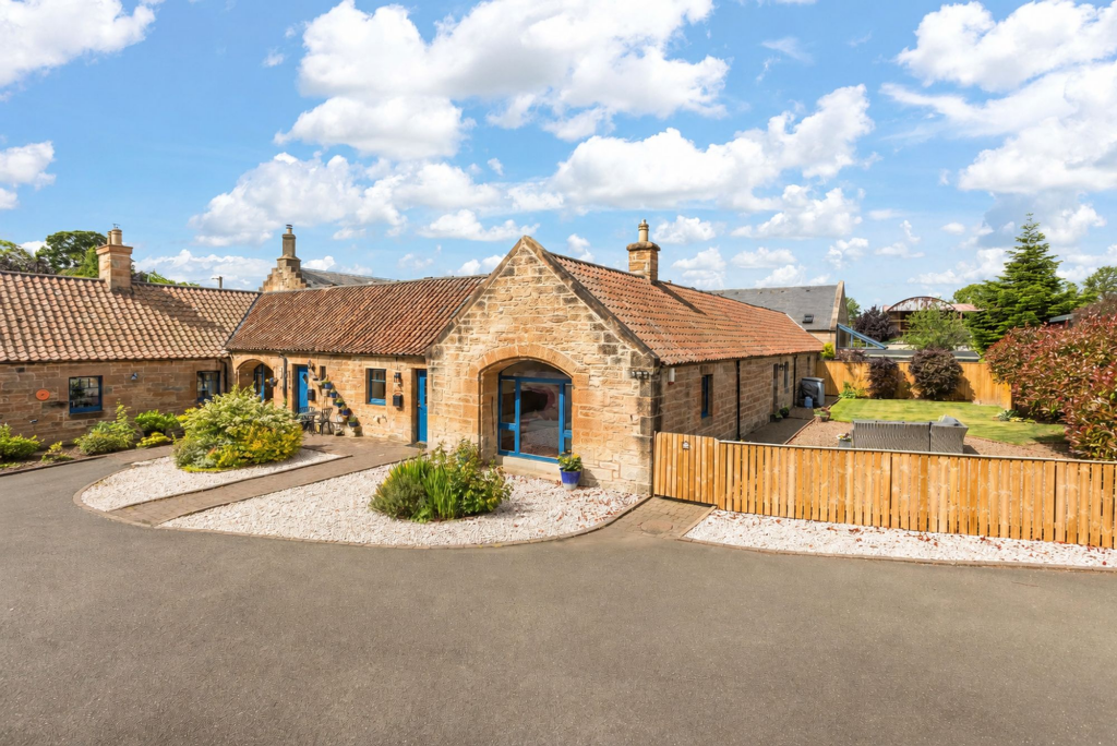 Main image of property: Champfleurie Mews, Linlithgow, EH49