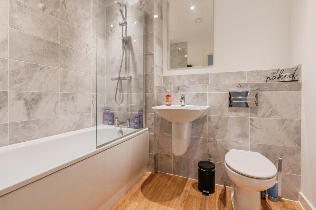 Apartment in Romford - View 4