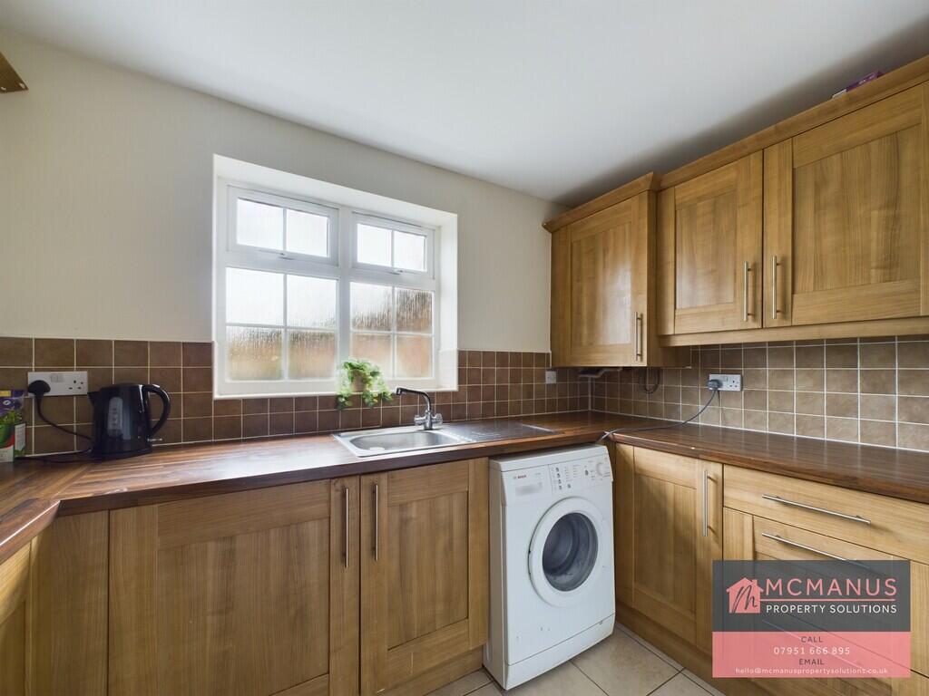 Apartment in Stevenage, Old Town - View 3