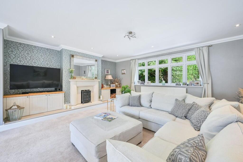 House in Reigate and Banstead, Surrey - View 4