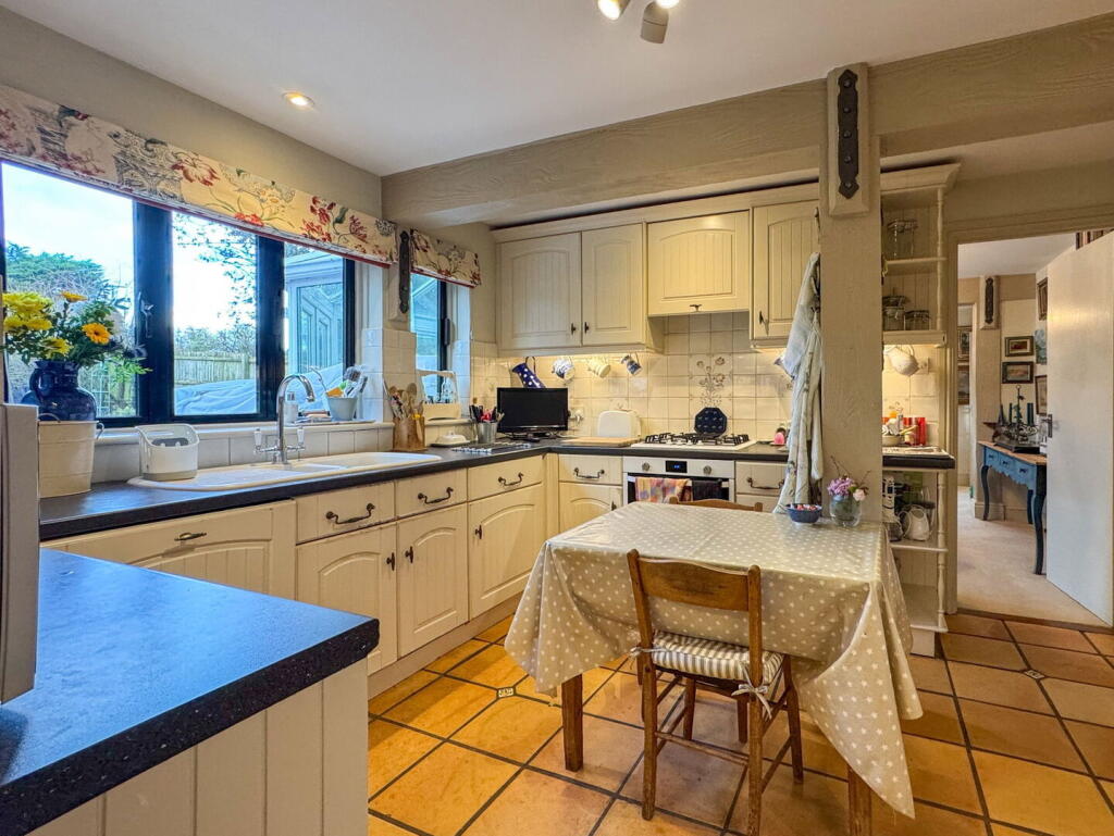 House in Southampton - View 5