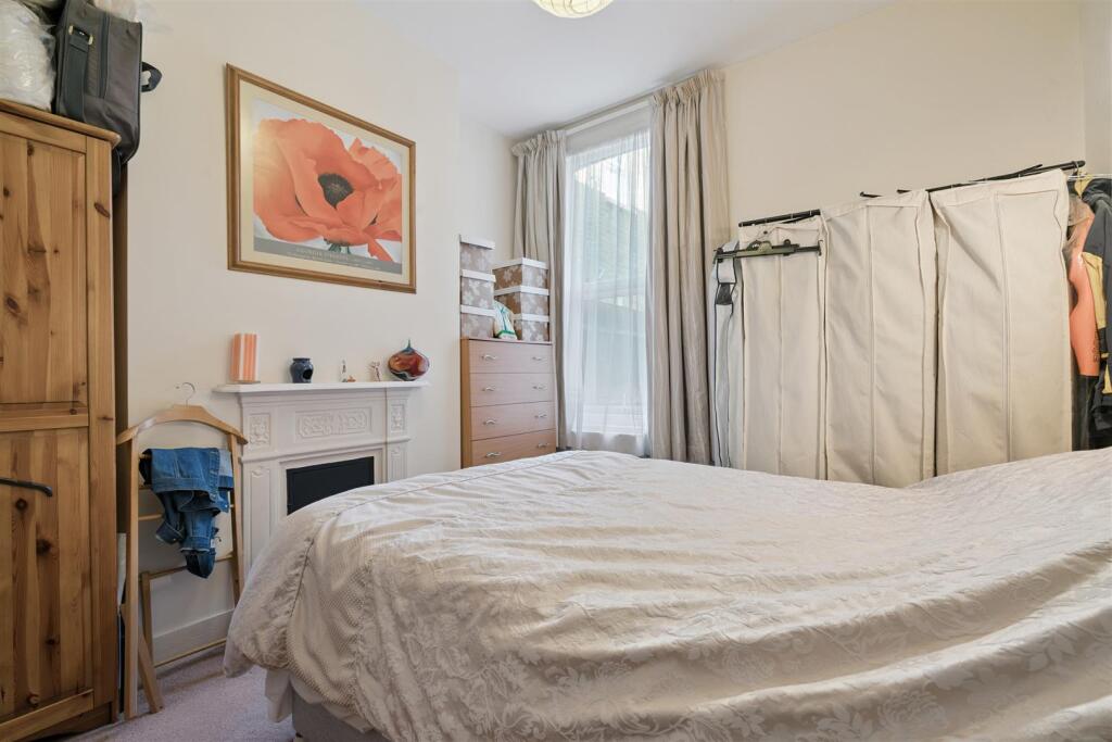 Brightwell Crescent, Tooting photo 2
