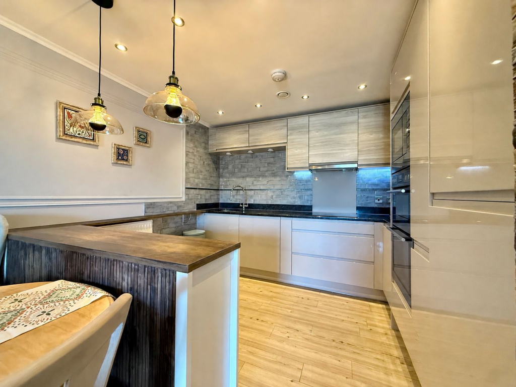 Apartment in Bournemouth - View 4