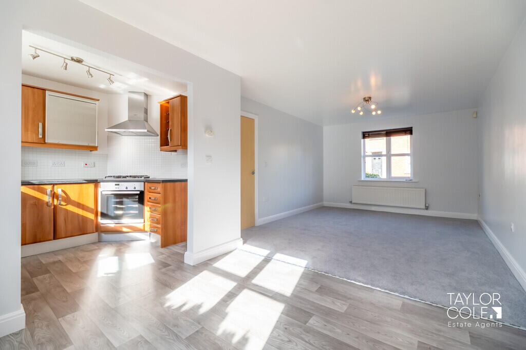 Apartment in Tamworth, Staffordshire - View 5