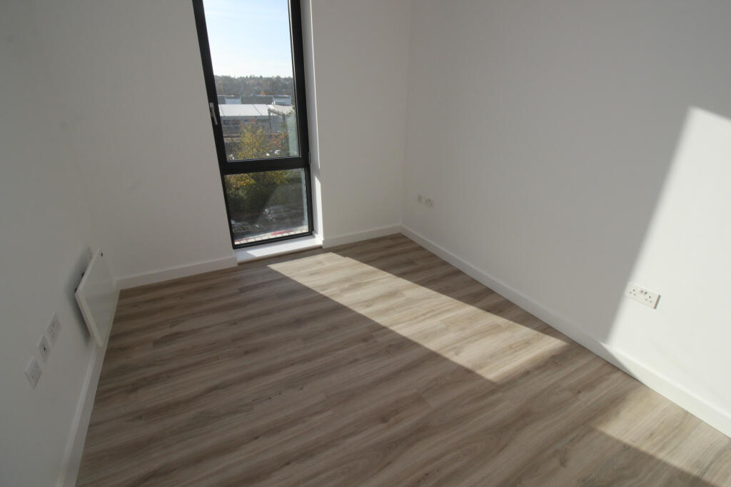 Apartment in Luton - More