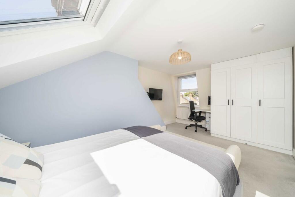 Apartment in London - More