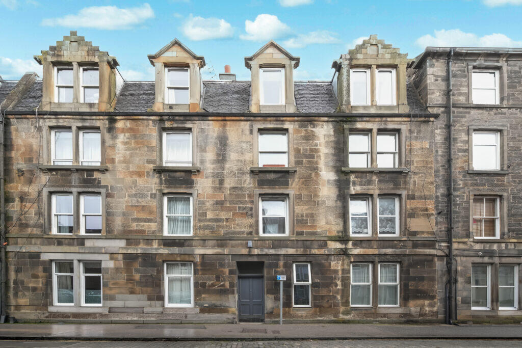 Main image of property: 8/3 Dudley Avenue South, Trinity, EH6 4PJ