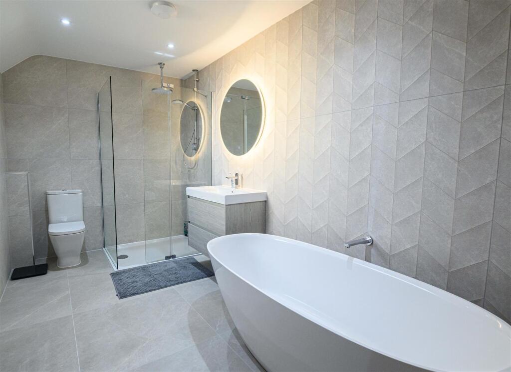 House in Wellingborough, North Northamptonshire - View 5