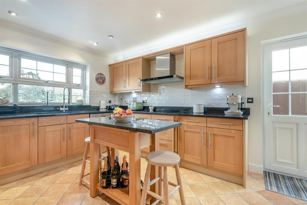House in Guildford - View 5