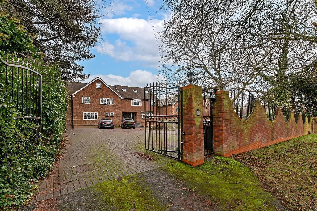 Main image of property: Barton Road, Luton, Beds, LU3 2BB