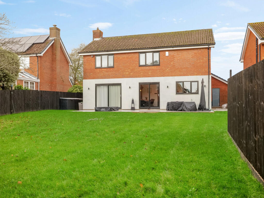 House in Holdenhurst, Littledown, Bournemouth - More