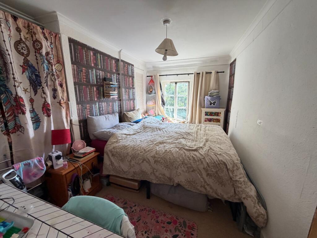 House in Shepperton, Surrey - View 4