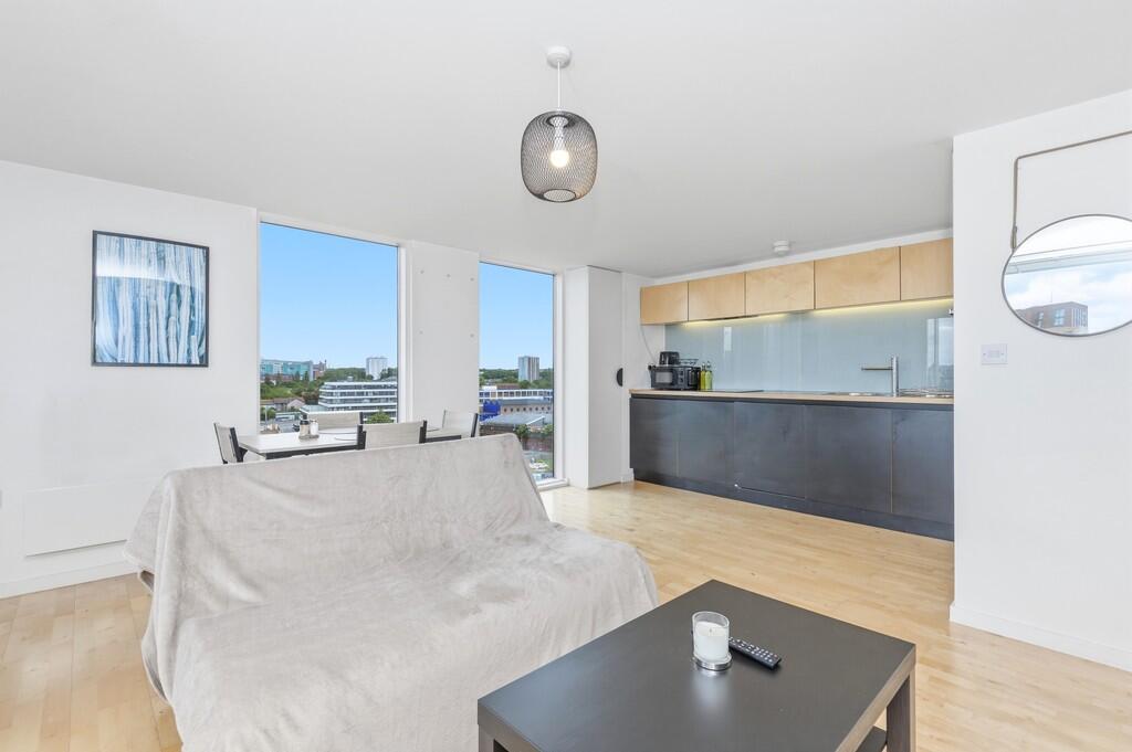 Apartment in Leeds, West Yorkshire - More