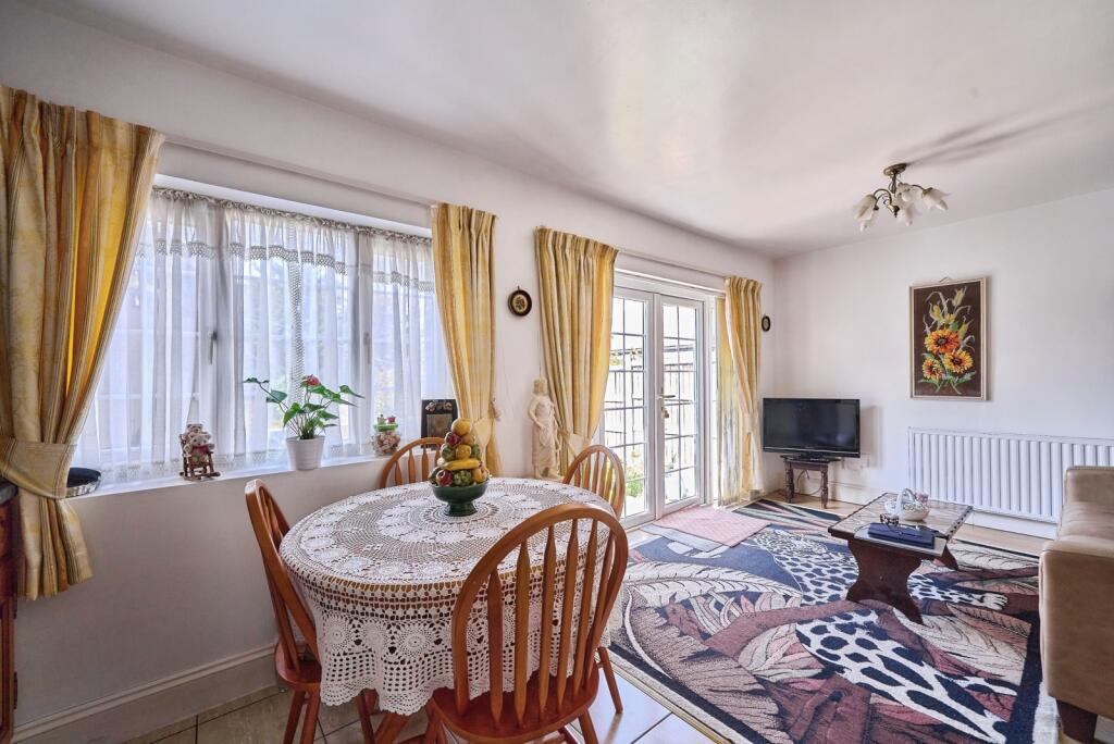 House in Ilford - More