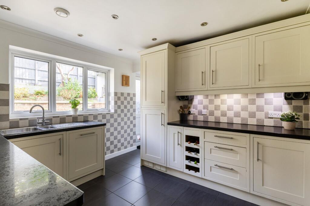 House in Winchester, Kings Worthy - View 2