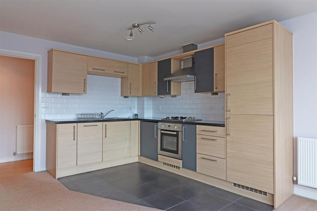 Main image of property: Oxford Road, Redhill