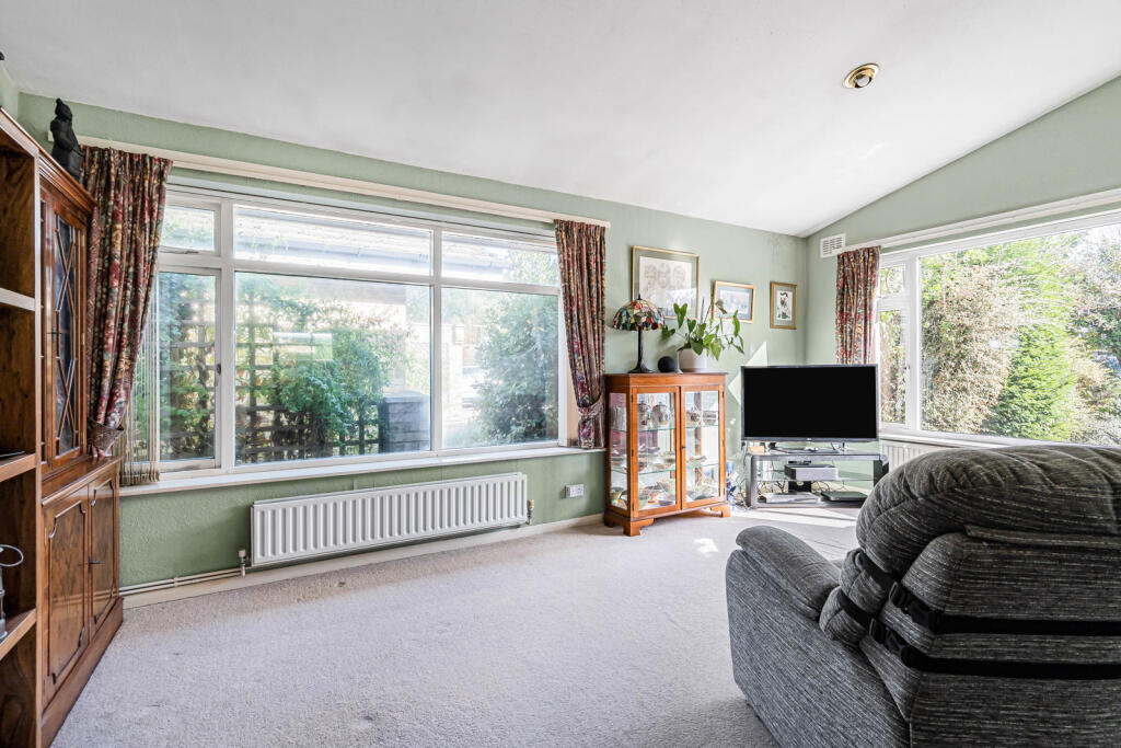 House in Woking, Westfield - More