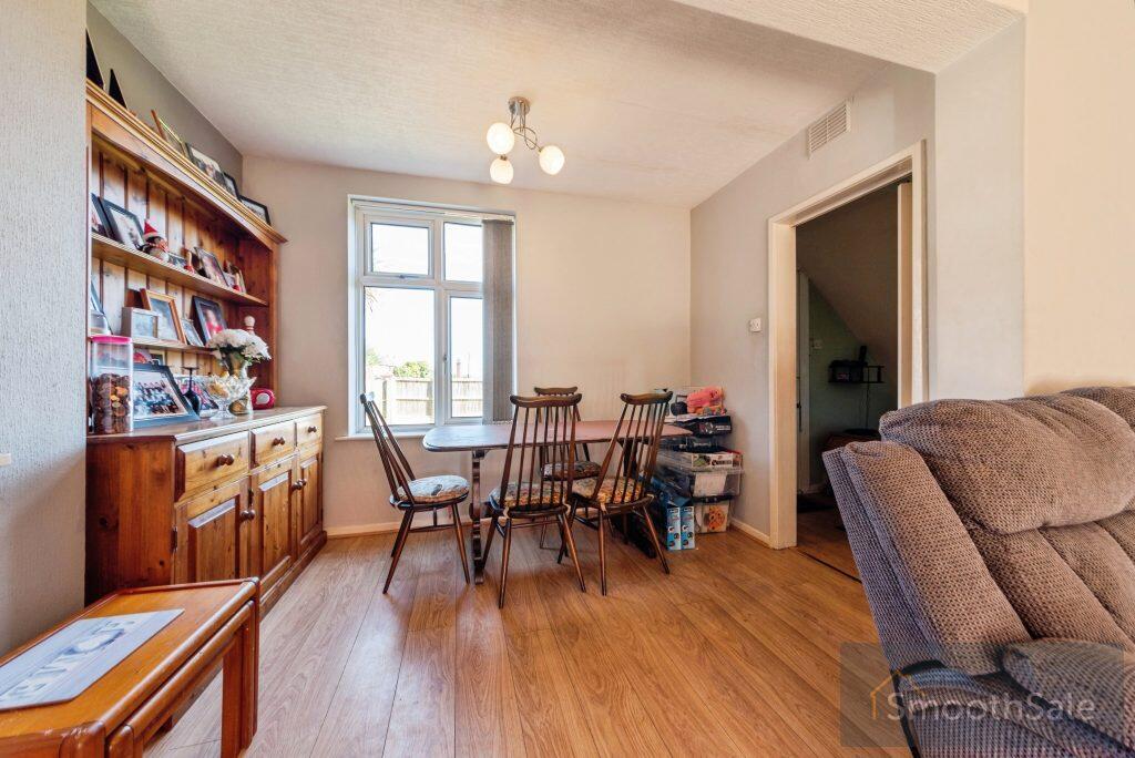 House in Lincoln - View 5