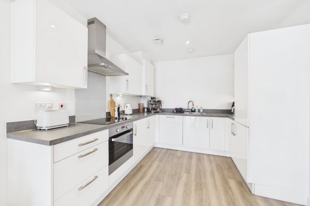 Apartment in Wokingham, Montague Park - View 4