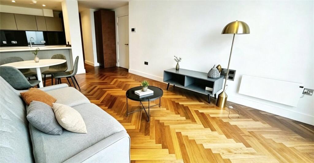 Apartment in Manchester, City Centre - View 3